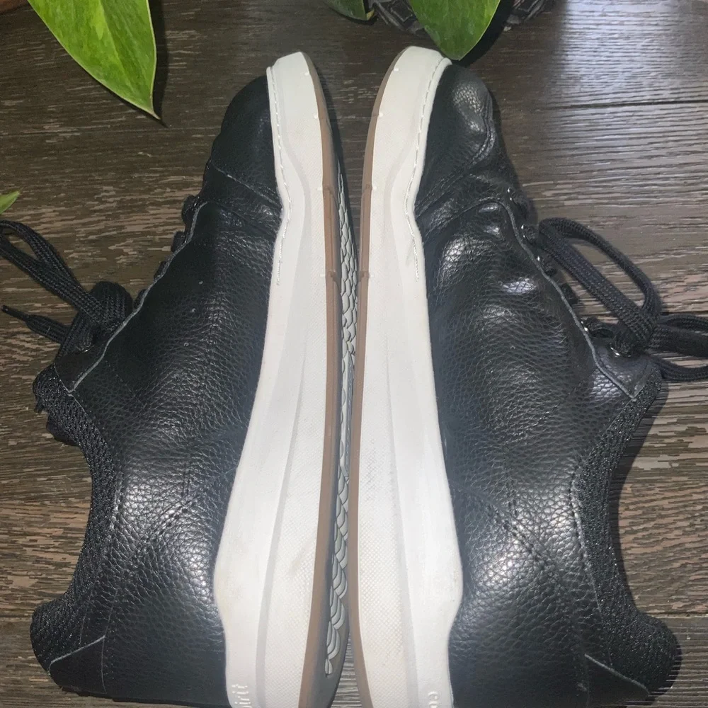 Easy Spirit + Denise Austin Black Pickleball Court Athletic Shoes Size 8